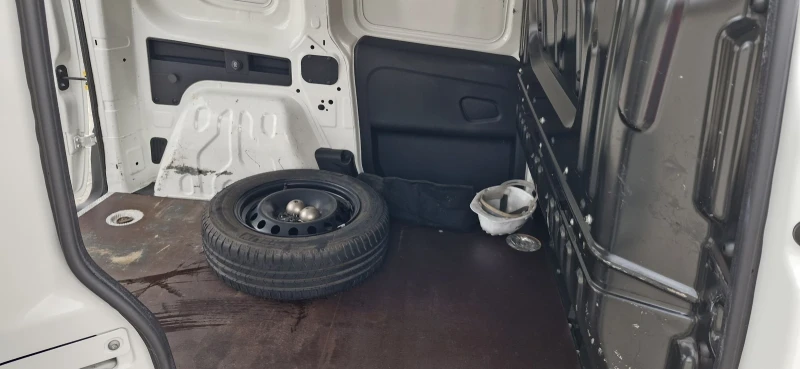 Fiat Doblo 1.6 multijet 90hp avtomat, снимка 17 - Автомобили и джипове - 52133877