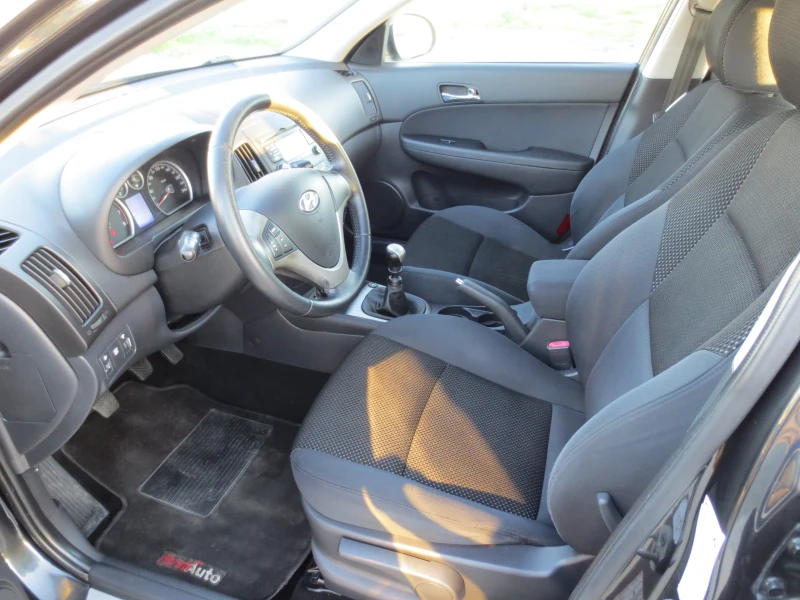 Hyundai I30 1.4 i * ГАЗ* , снимка 9 - Автомобили и джипове - 52402524
