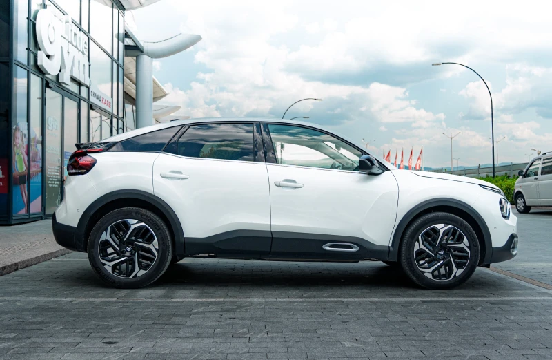 Citroen C4 Pure Tech, снимка 8 - Автомобили и джипове - 52523928