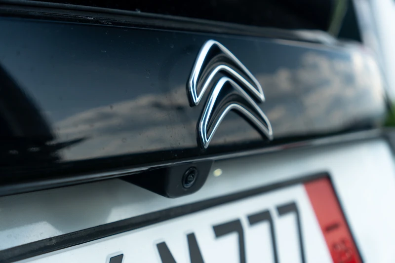 Citroen C4 Pure Tech, снимка 9 - Автомобили и джипове - 52523928