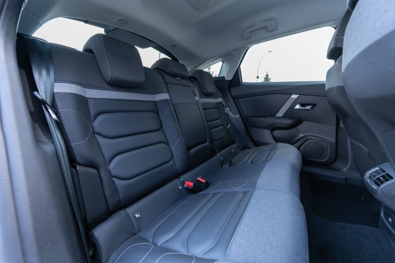 Citroen C4 Pure Tech, снимка 14 - Автомобили и джипове - 52523928
