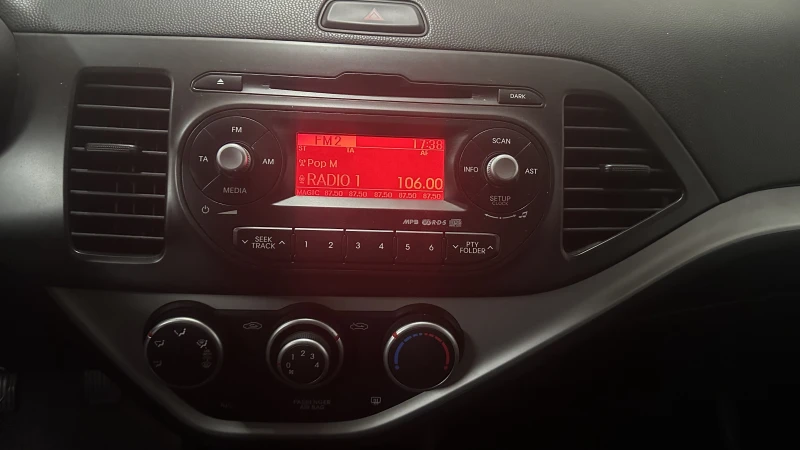 Kia Picanto, снимка 13 - Автомобили и джипове - 52596257