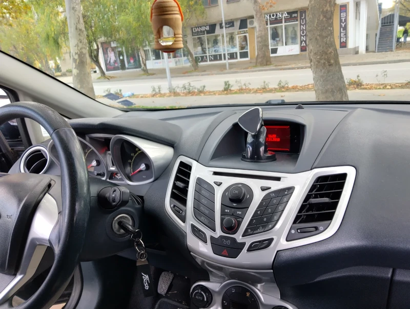 Ford Fiesta 1.4 Бензин/Газ, снимка 2 - Автомобили и джипове - 52621697