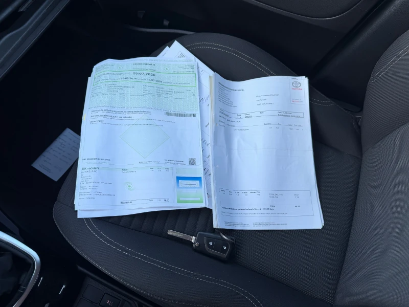 Toyota Yaris 1.3i camera led navi, снимка 17 - Автомобили и джипове - 52815432