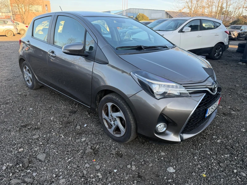 Toyota Yaris 1.3i camera led navi, снимка 4 - Автомобили и джипове - 52815432