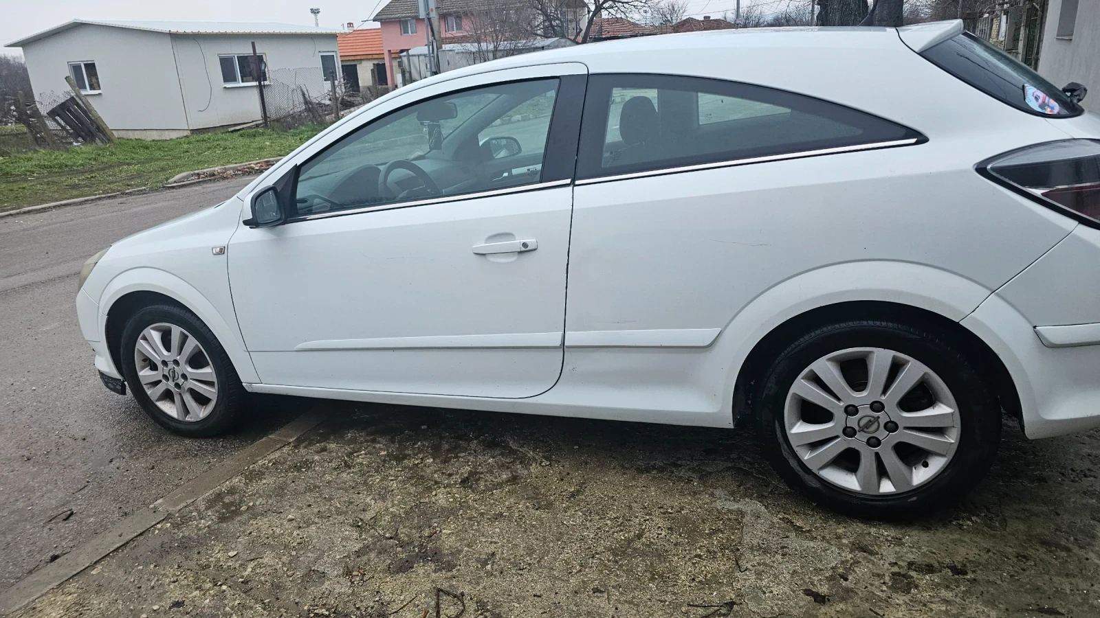 Opel Astra GTC, снимка 1