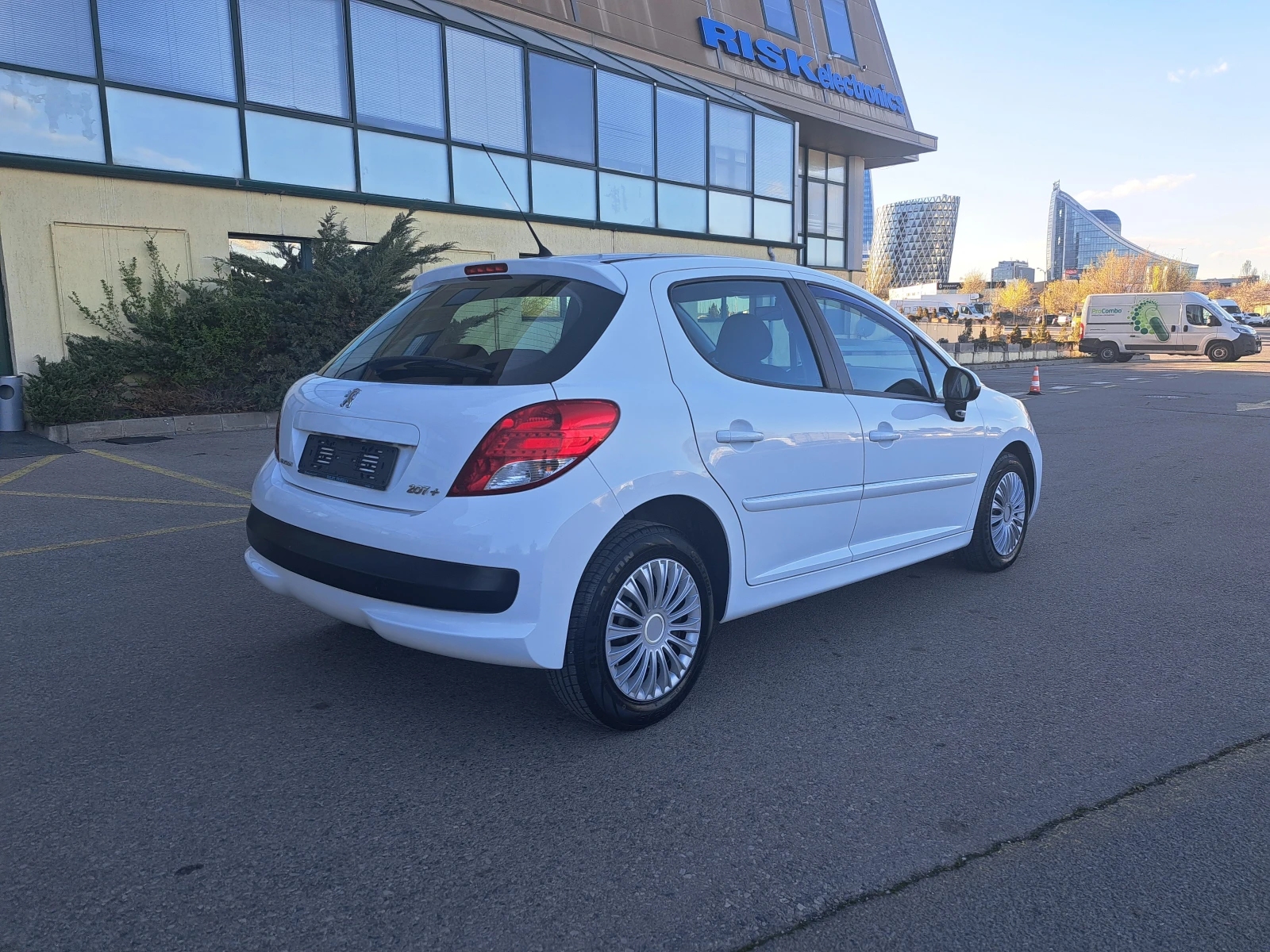 Peugeot 207 * BRC* 207+ * 1.4-75ps.* TOP* , снимка 6 - Автомобили и джипове - 47580505