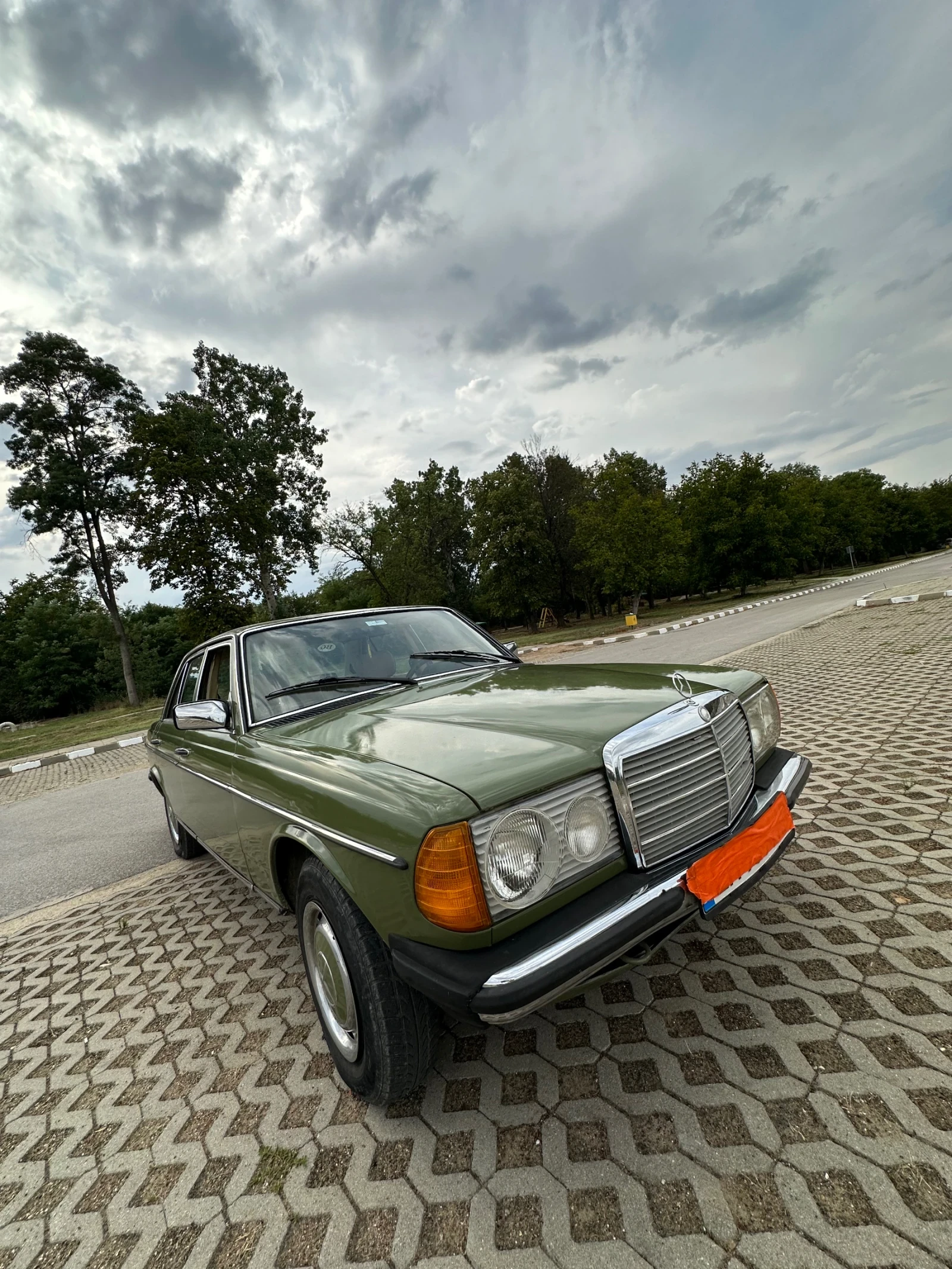 Mercedes-Benz 123  - изображение 2