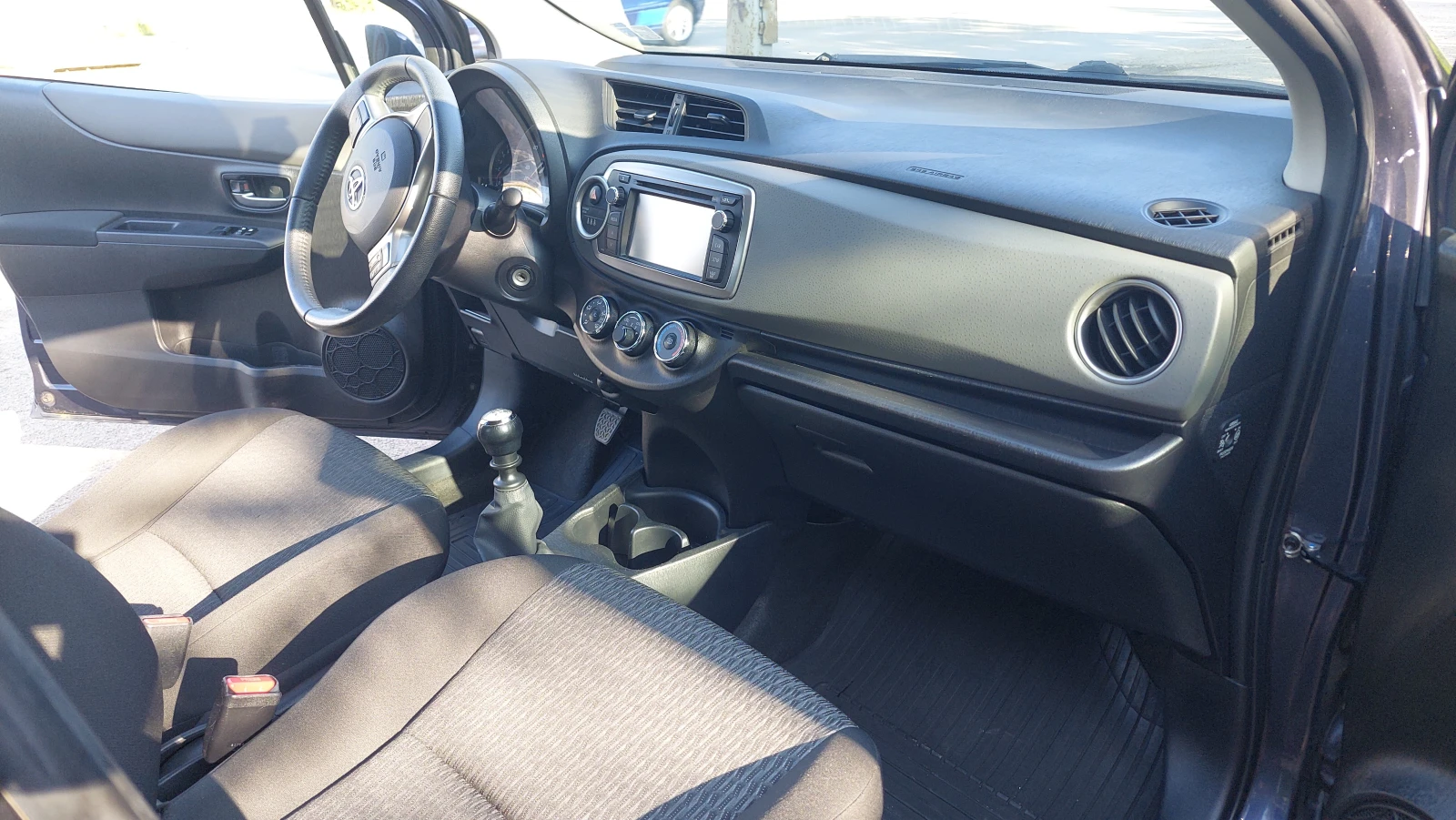 Toyota Yaris  - изображение 9