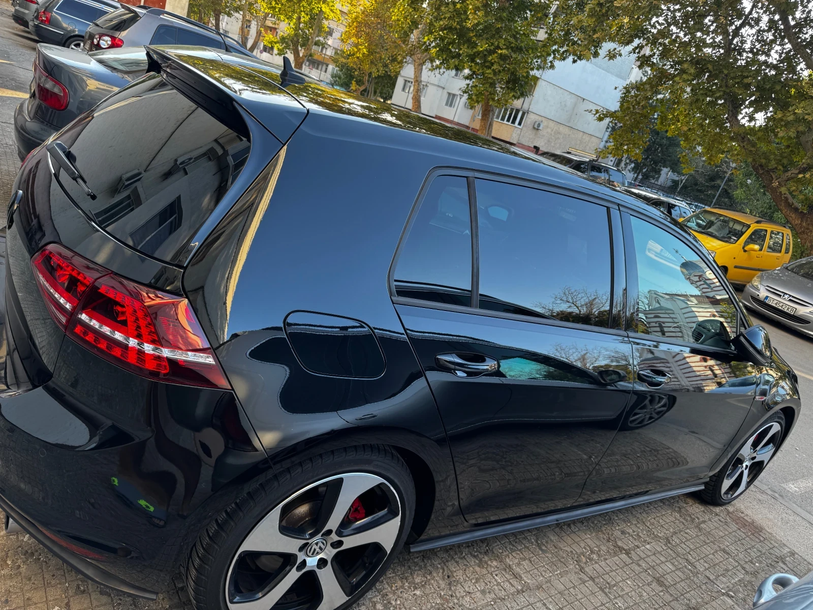 VW Golf 7 gti всички Екстри - изображение 3