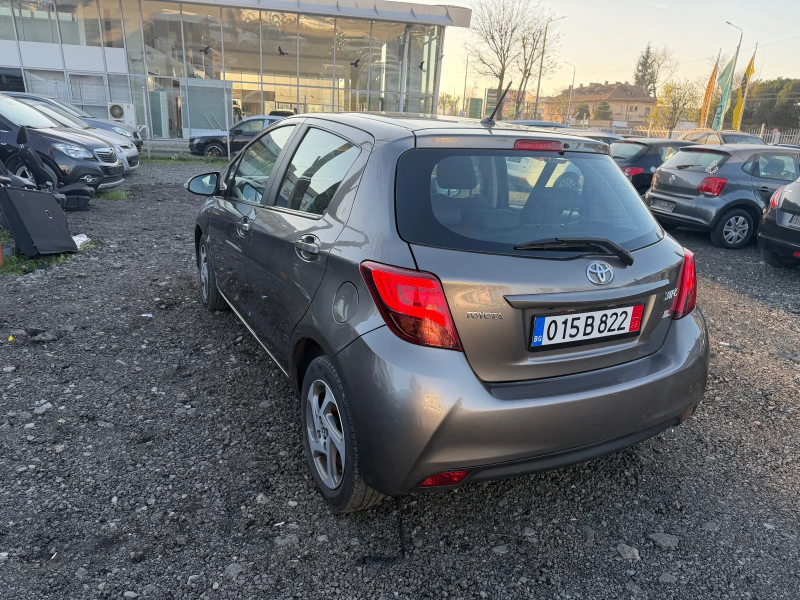 Toyota Yaris 1.3i camera led navi | Mobile.bg � ����������� 7