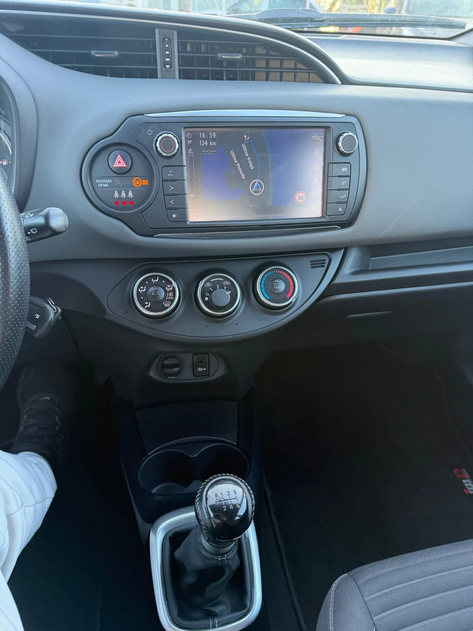 Toyota Yaris 1.3i camera led navi | Mobile.bg � ����������� 12