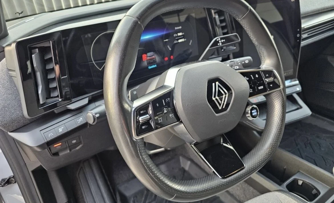 Renault Megane E-TECH 60 Techno Optimum Charge ГАРАНЦИЯ! - изображение 6