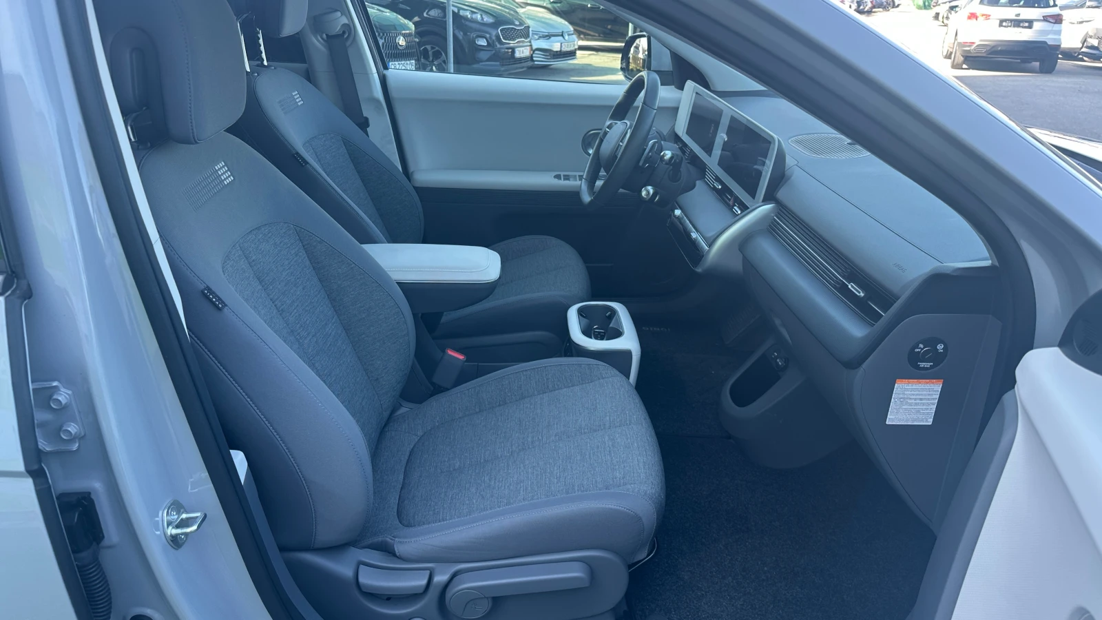 Hyundai Ioniq 5 77.4 kWh в Гаранция, снимка 11 - Автомобили и джипове - 53800266