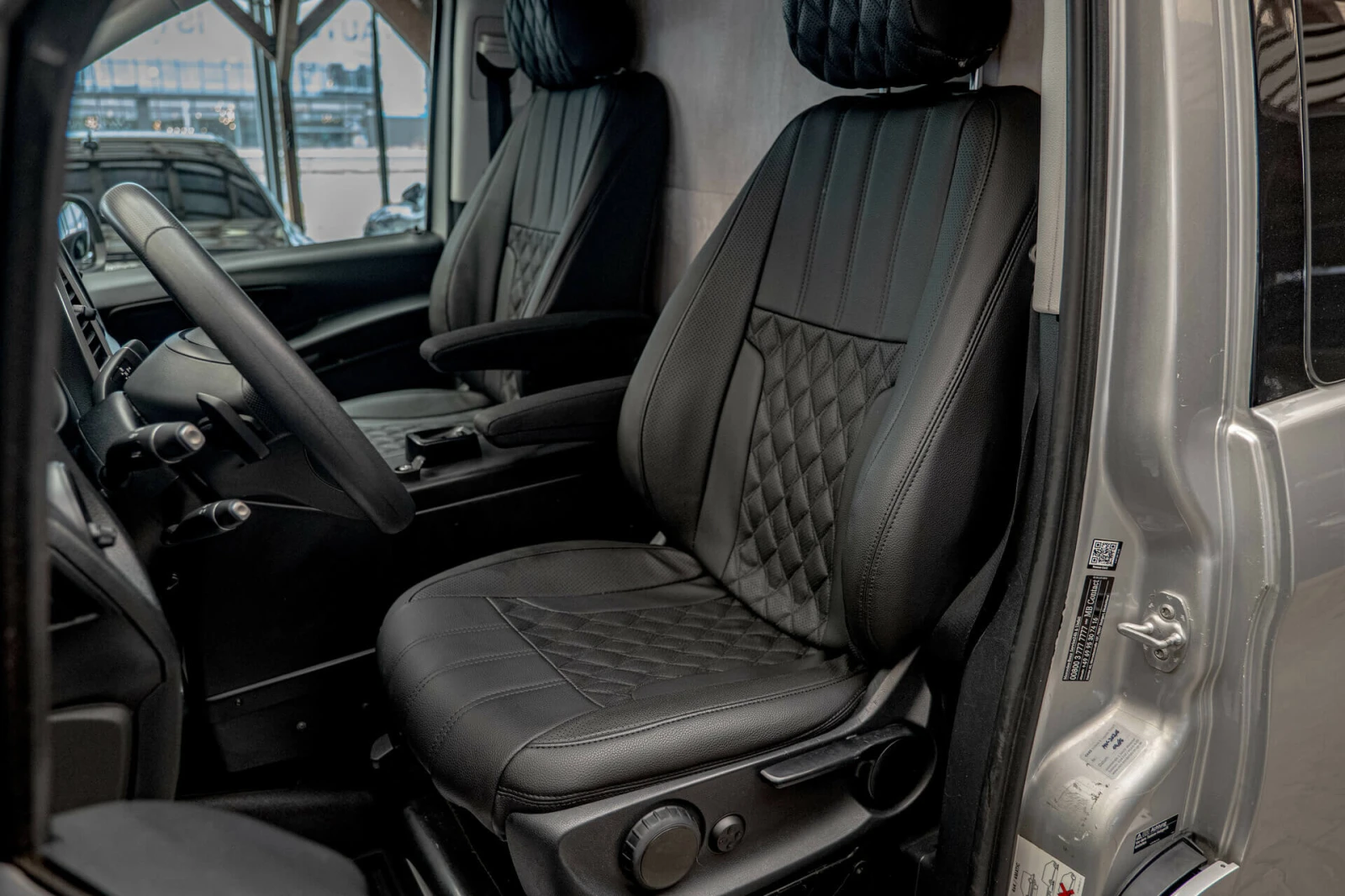 Mercedes-Benz Viano MAYBACH/2.2 CDI/LONG/PRO/4Matic/Android, снимка 9 - Автомобили и джипове - 53875814