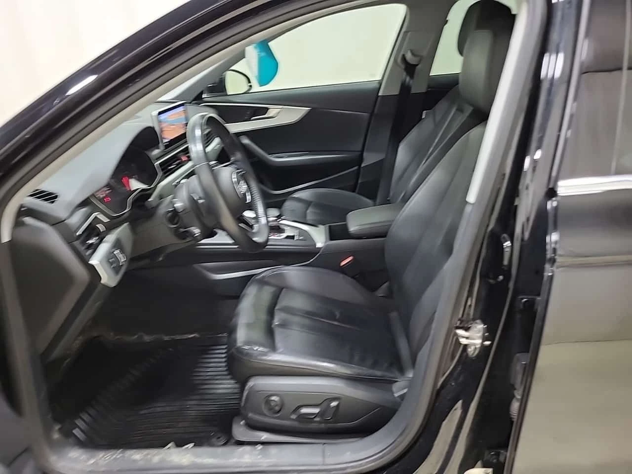 Audi A4 * KOMFORT * ПОДГРЕВ* КАМЕРА* , снимка 8 - Автомобили и джипове - 54203804