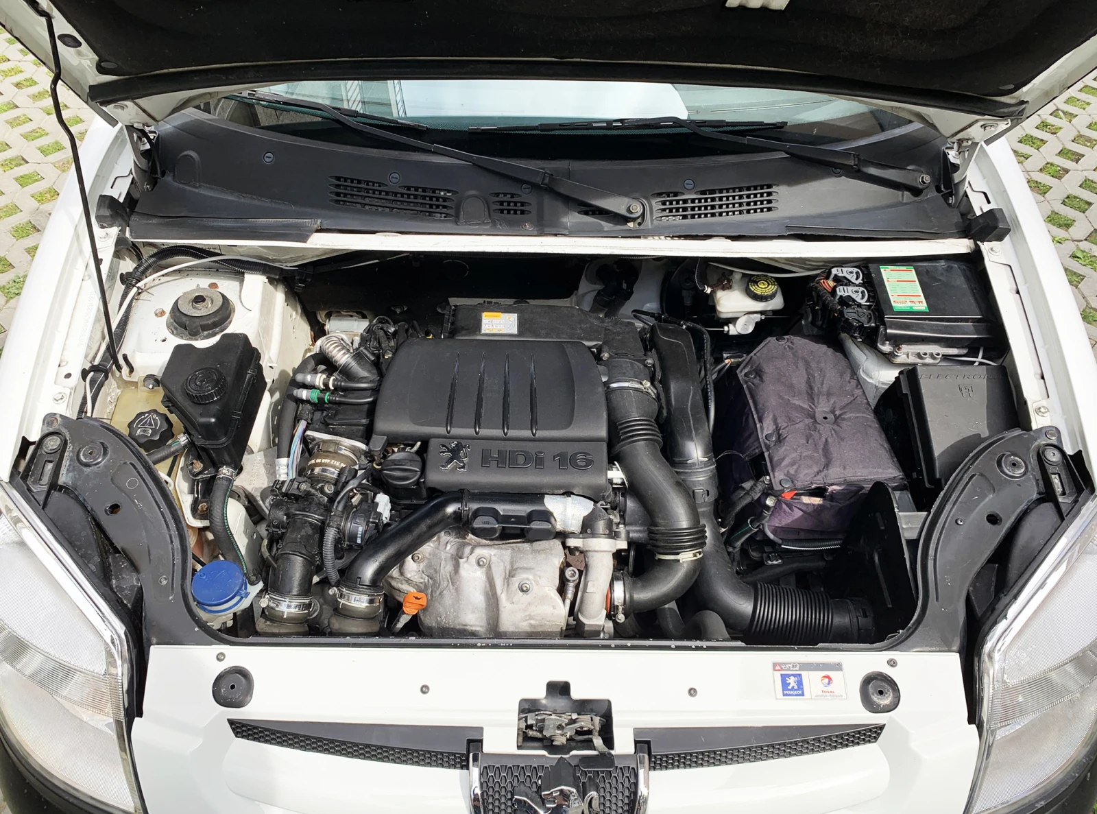 Peugeot Partner 1.6 HDI 90к.с., снимка 11 - Автомобили и джипове - 54217958