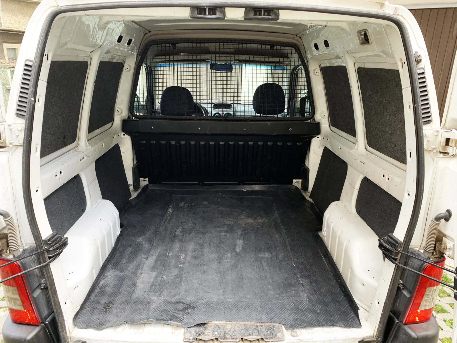 Peugeot Partner 1.6 HDI 90к.с., снимка 9 - Автомобили и джипове - 54217958