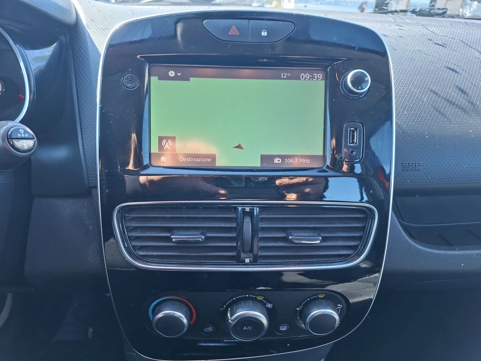 Renault Clio, снимка 13 - Автомобили и джипове - 54547701
