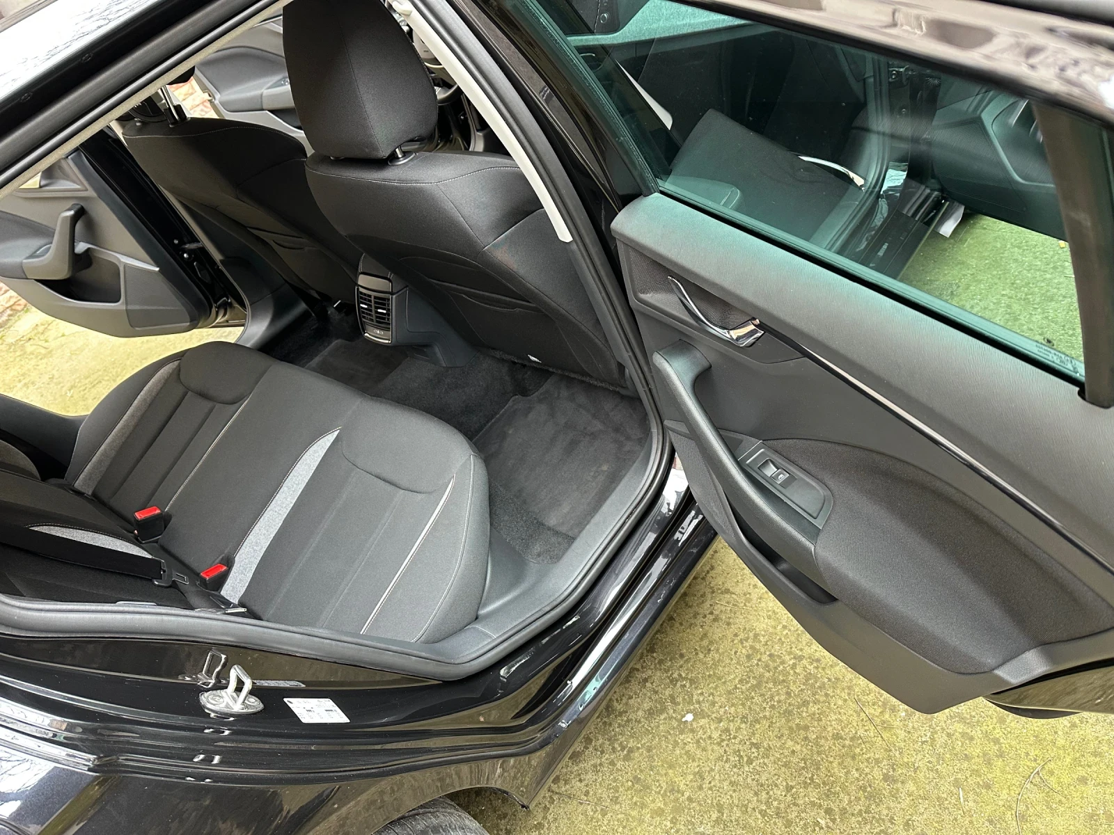 Skoda Scala 1.5 TSI 7 DSG-автомат, Selection, снимка 10 - Автомобили и джипове - 54585004