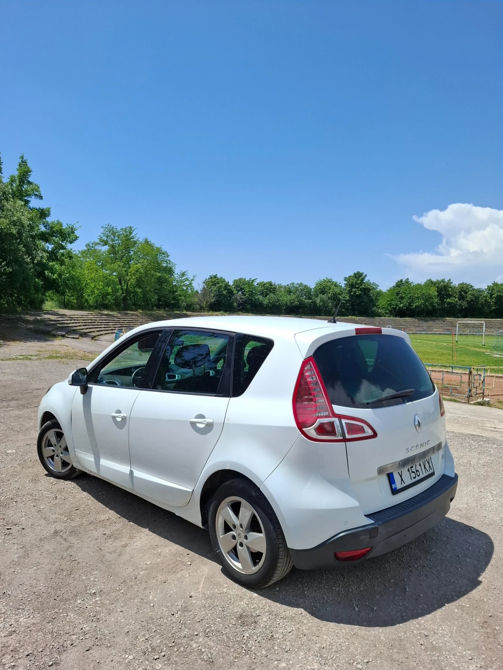 Renault Scenic, снимка 8 - Автомобили и джипове - 54699153