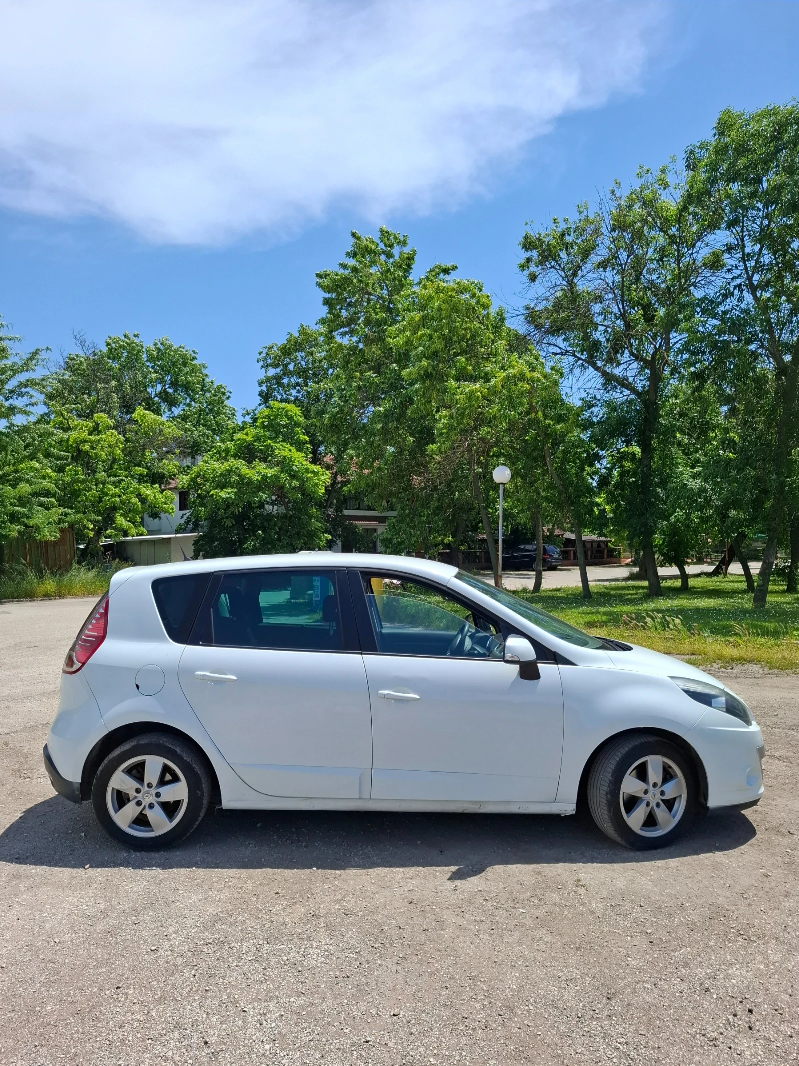 Renault Scenic, снимка 5 - Автомобили и джипове - 54699153
