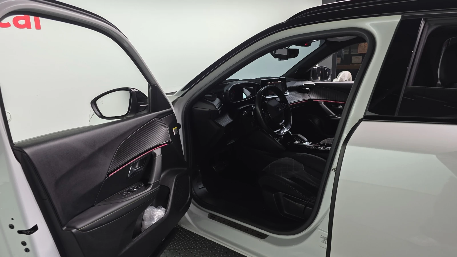 Peugeot 2008, снимка 5 - Автомобили и джипове - 54890471