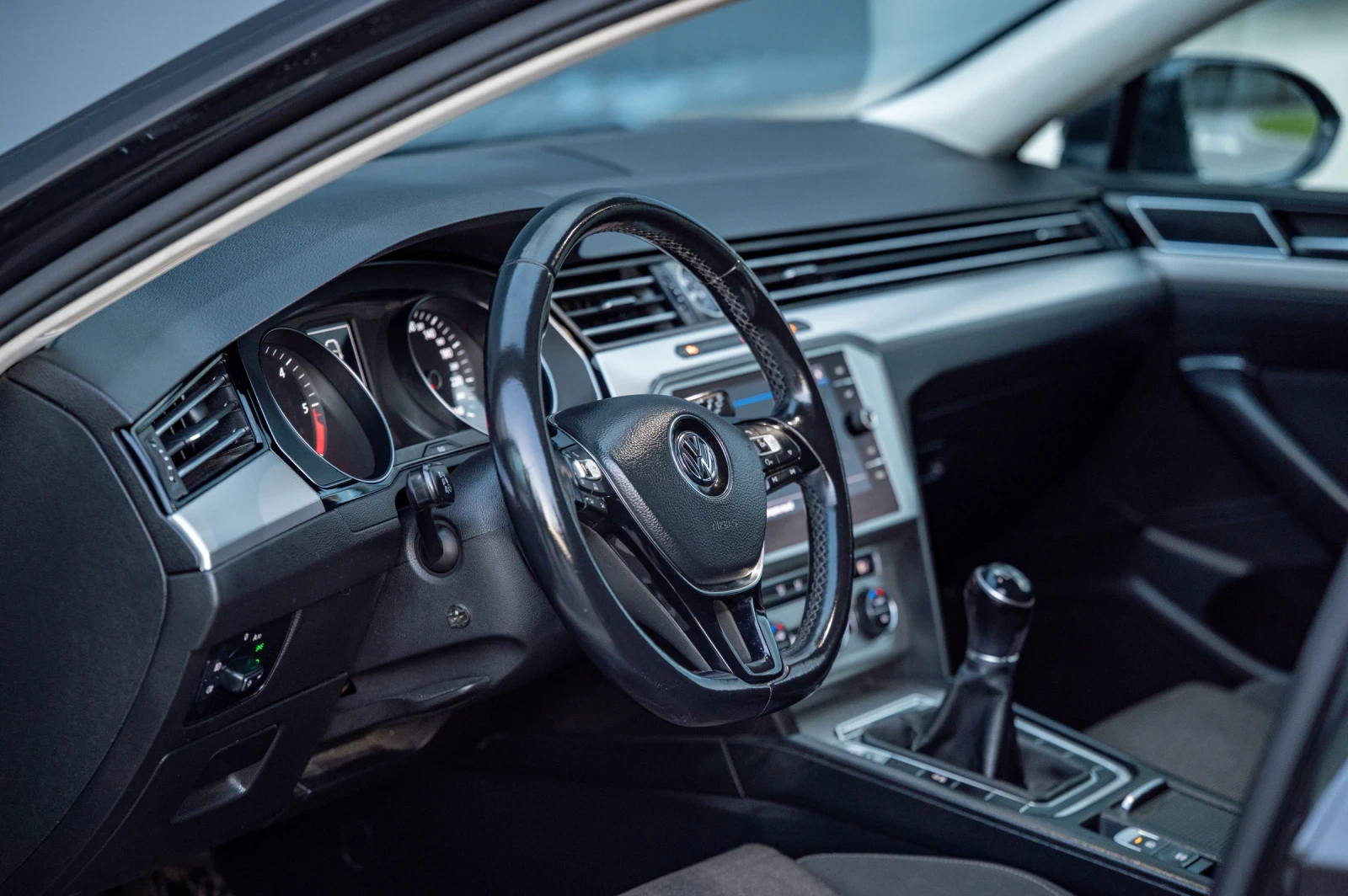 VW Passat, снимка 5 - Автомобили и джипове - 54948738