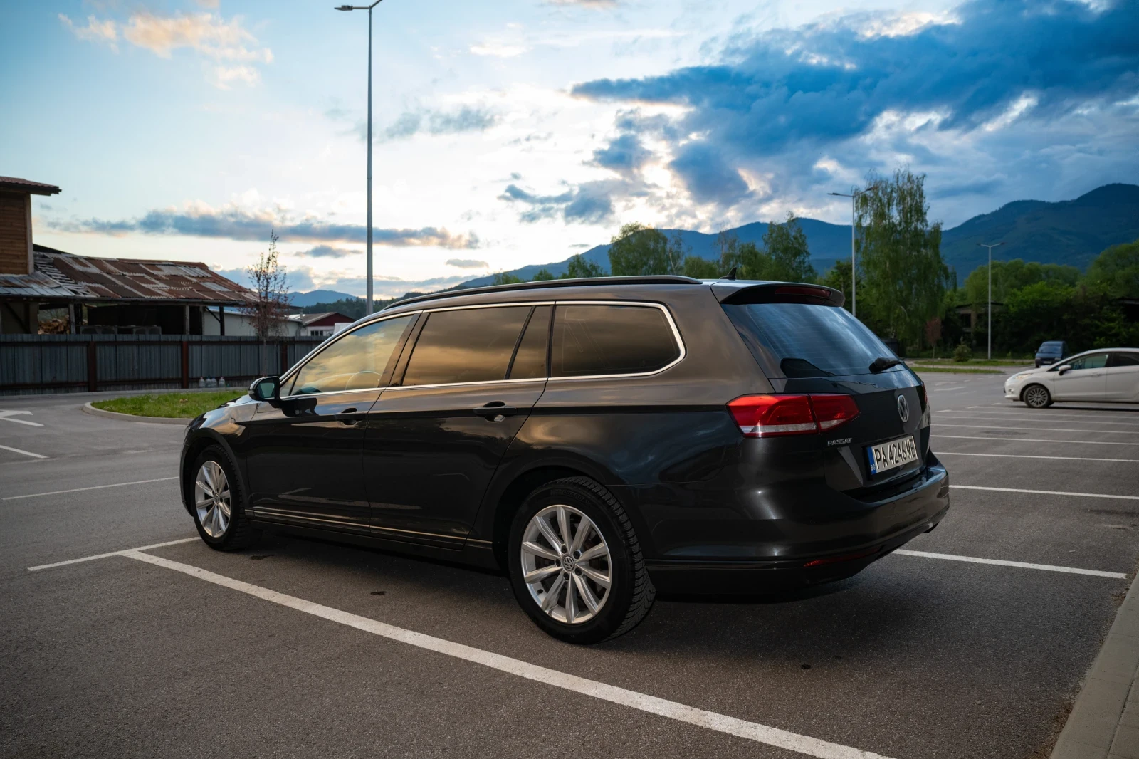 VW Passat, снимка 4 - Автомобили и джипове - 54948738
