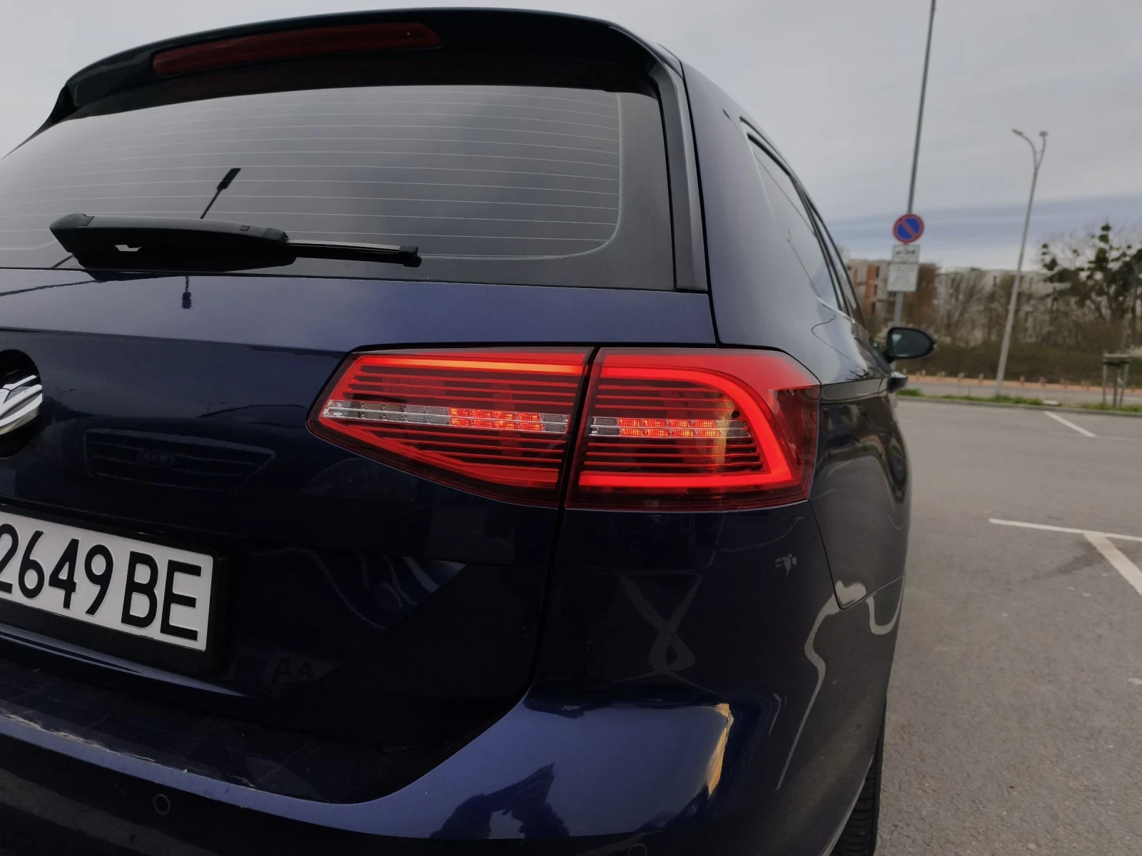 VW Passat Личен b8 2.0tdi 150kc Highline Напълно обслужен, снимка 12 - Автомобили и джипове - 54970409