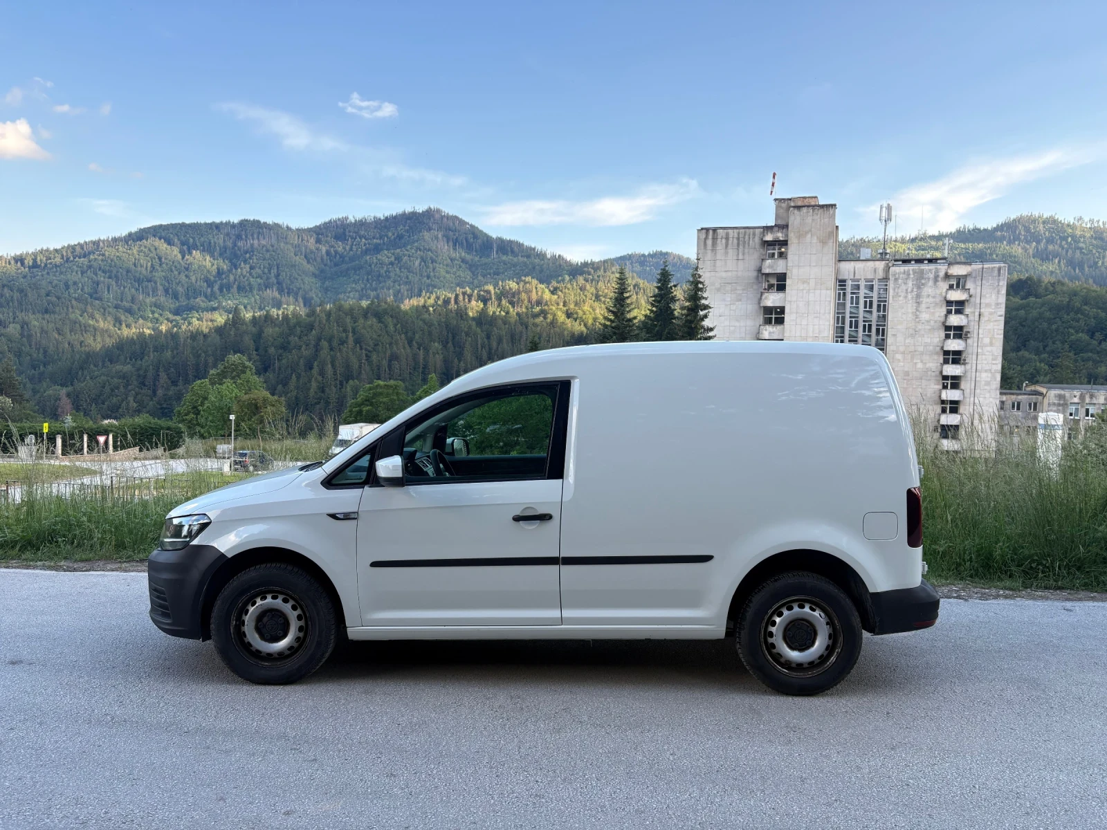 VW Caddy, снимка 4 - Автомобили и джипове - 55138159
