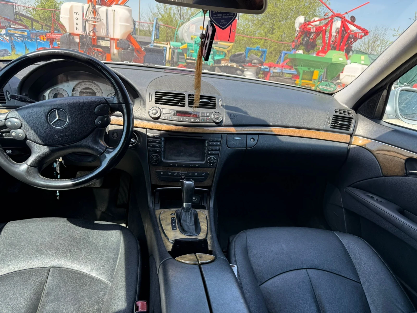 Mercedes-Benz E 320, снимка 3 - Автомобили и джипове - 55149564