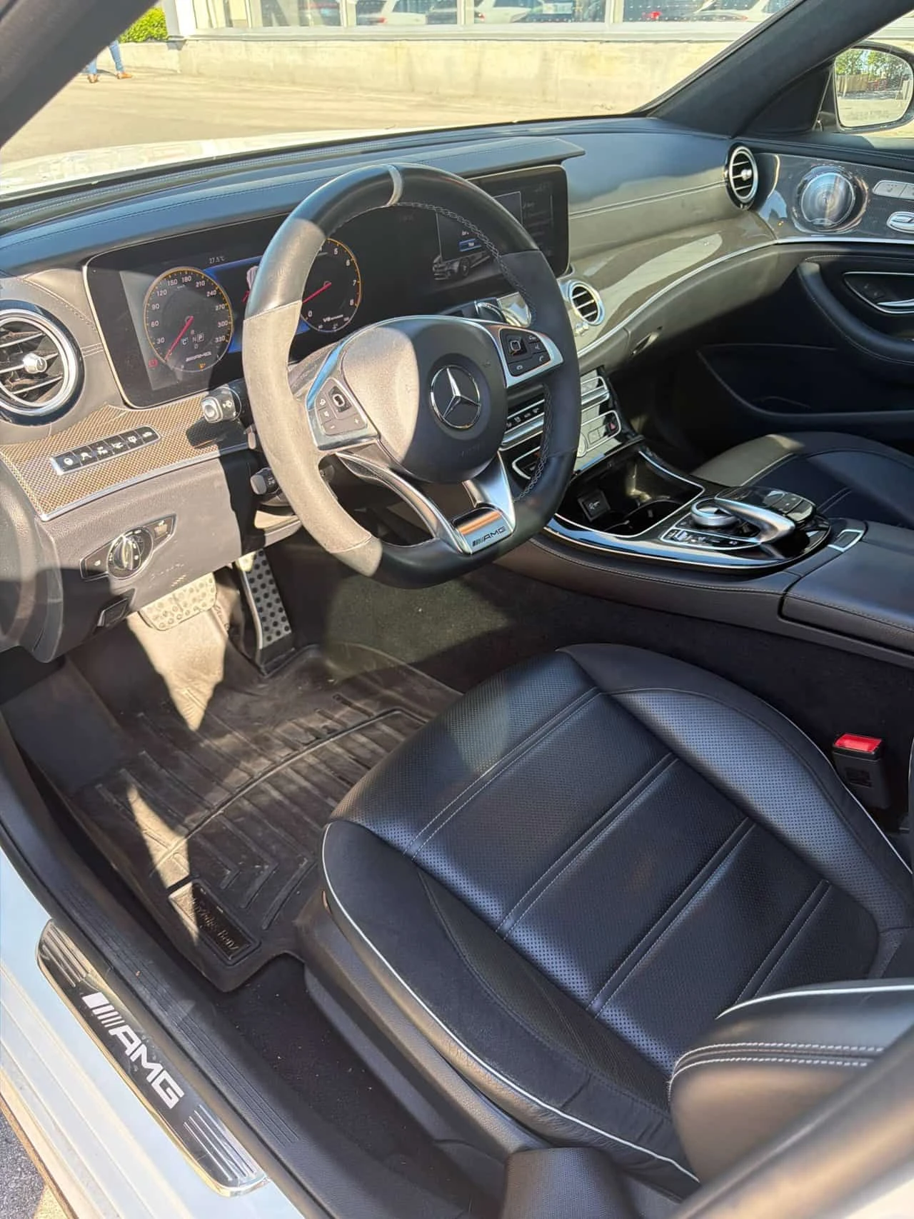 Mercedes-Benz E 63 AMG * E 63 S * CARFAX * ПРЕДСТАВИТЕЛСТВО, снимка 5 - Автомобили и джипове - 55154137