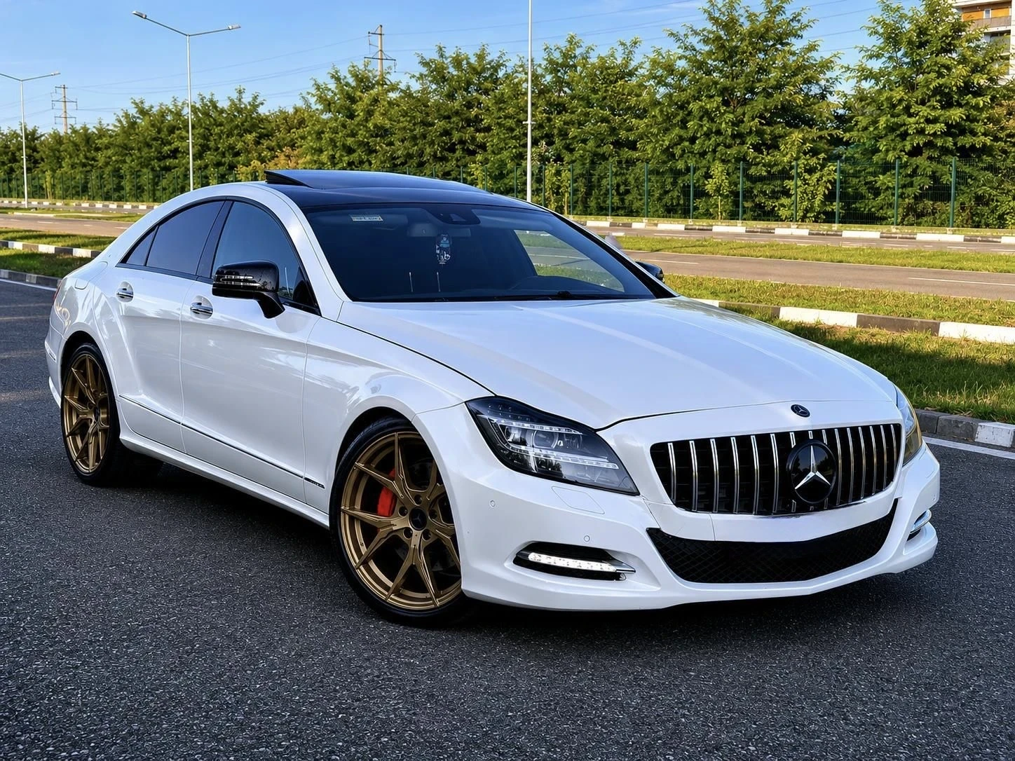 Mercedes-Benz CLS 350 AMG* LED* НА* ПРУЖИНИ, снимка 6 - Автомобили и джипове - 55194025