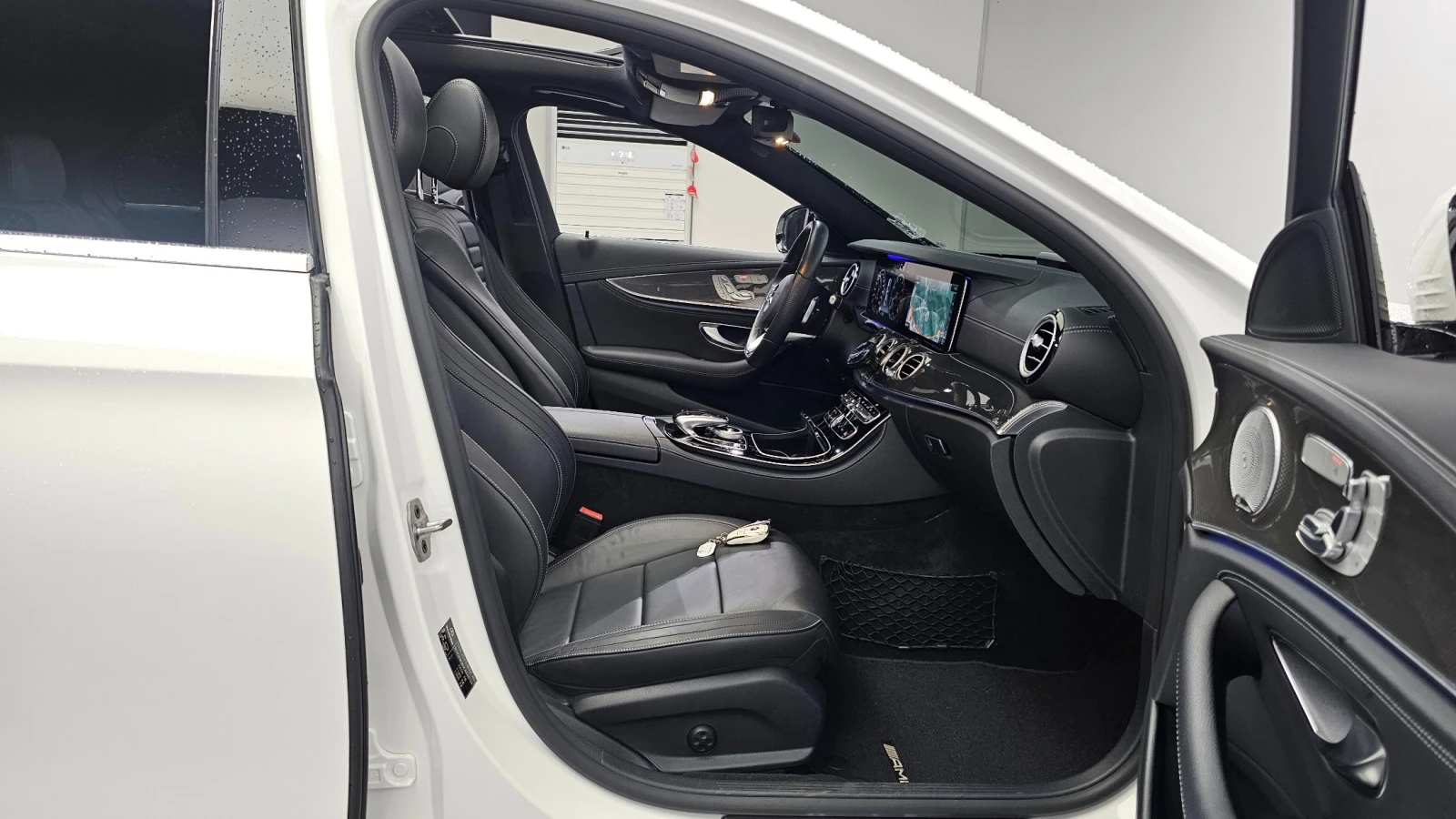 Mercedes-Benz E 350 E350 4MATIC AMG Line, снимка 9 - Автомобили и джипове - 55943341