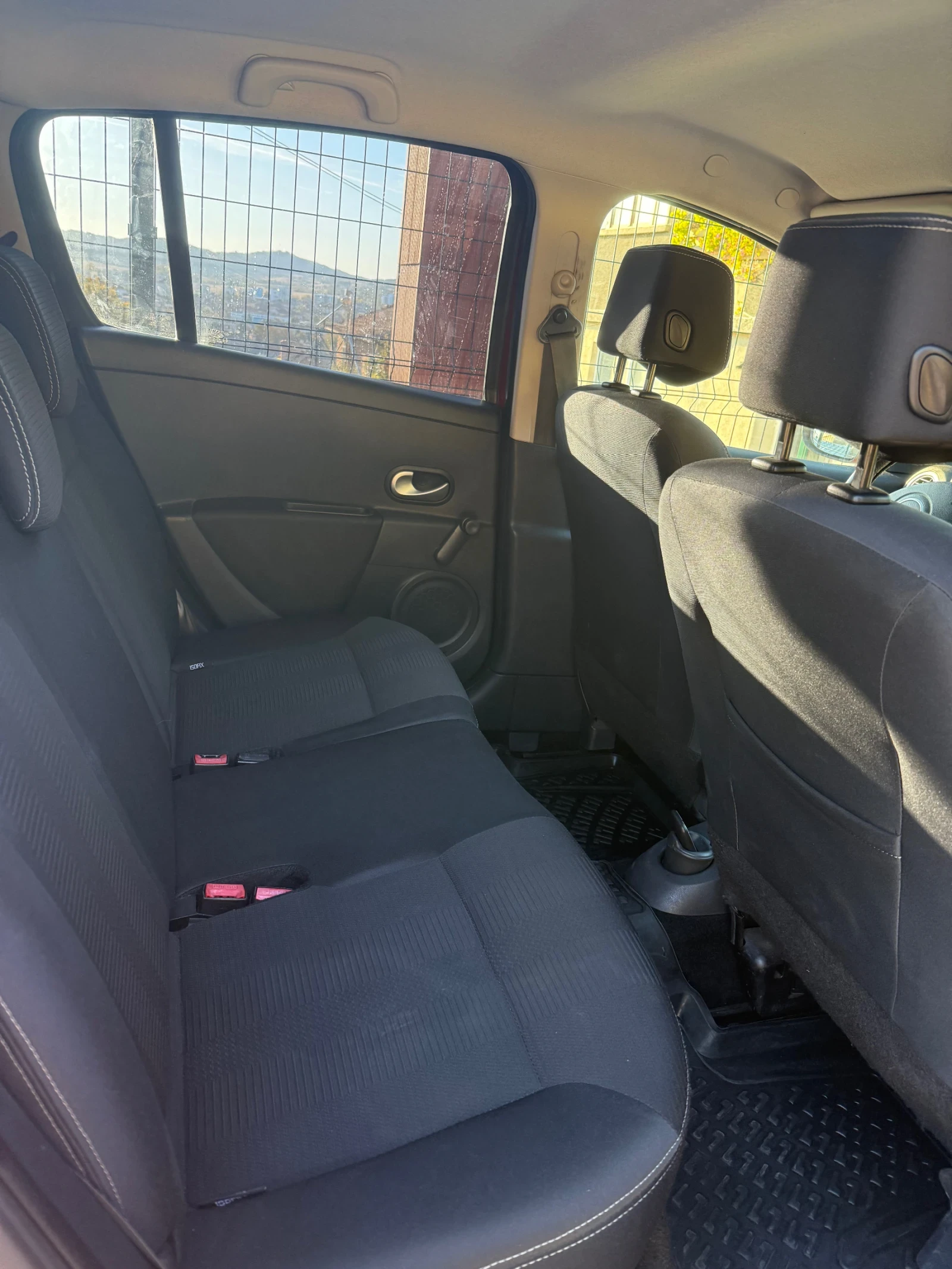 Renault Clio, снимка 13 - Автомобили и джипове - 56376959
