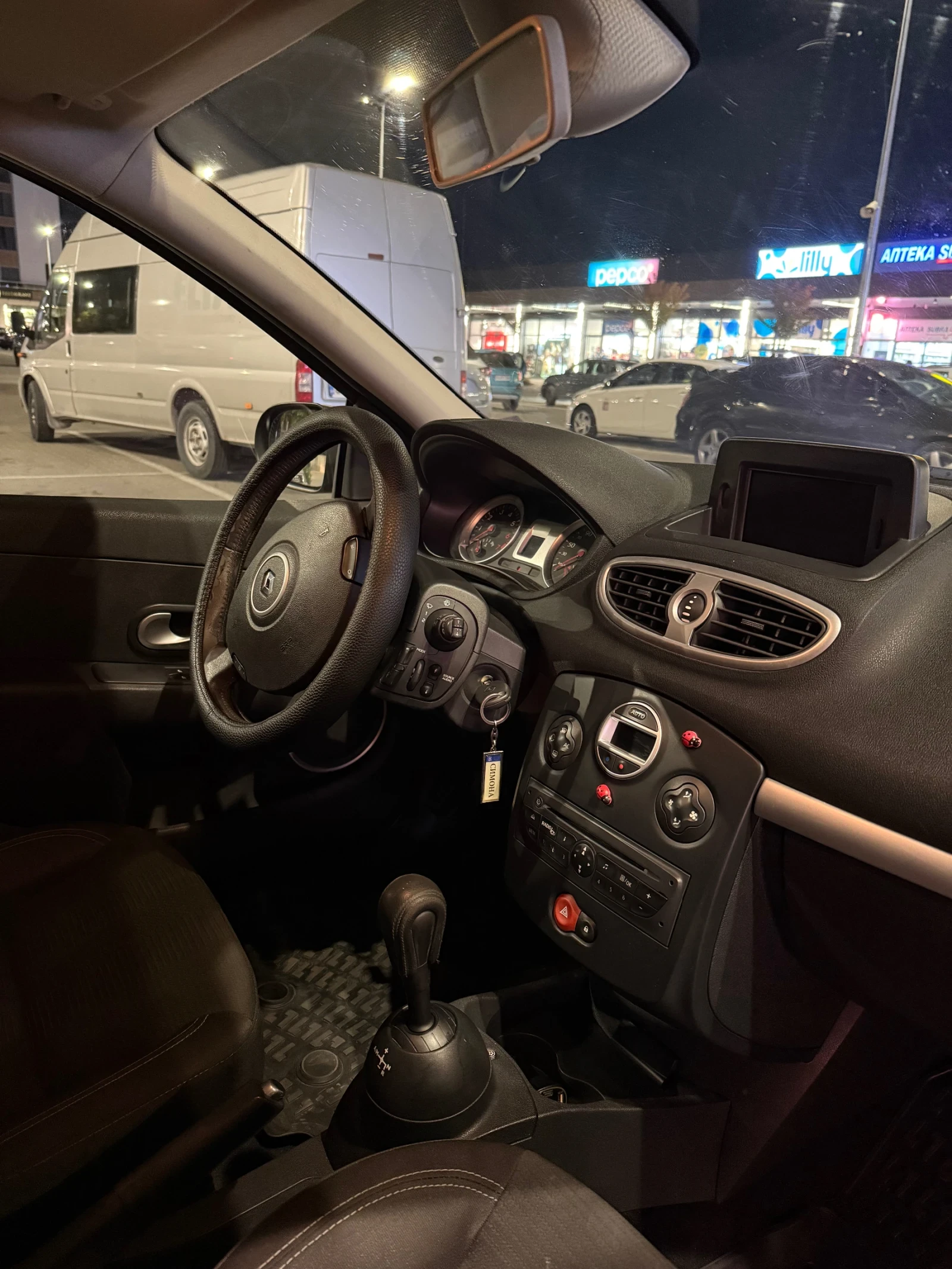 Renault Clio, снимка 3 - Автомобили и джипове - 56376959