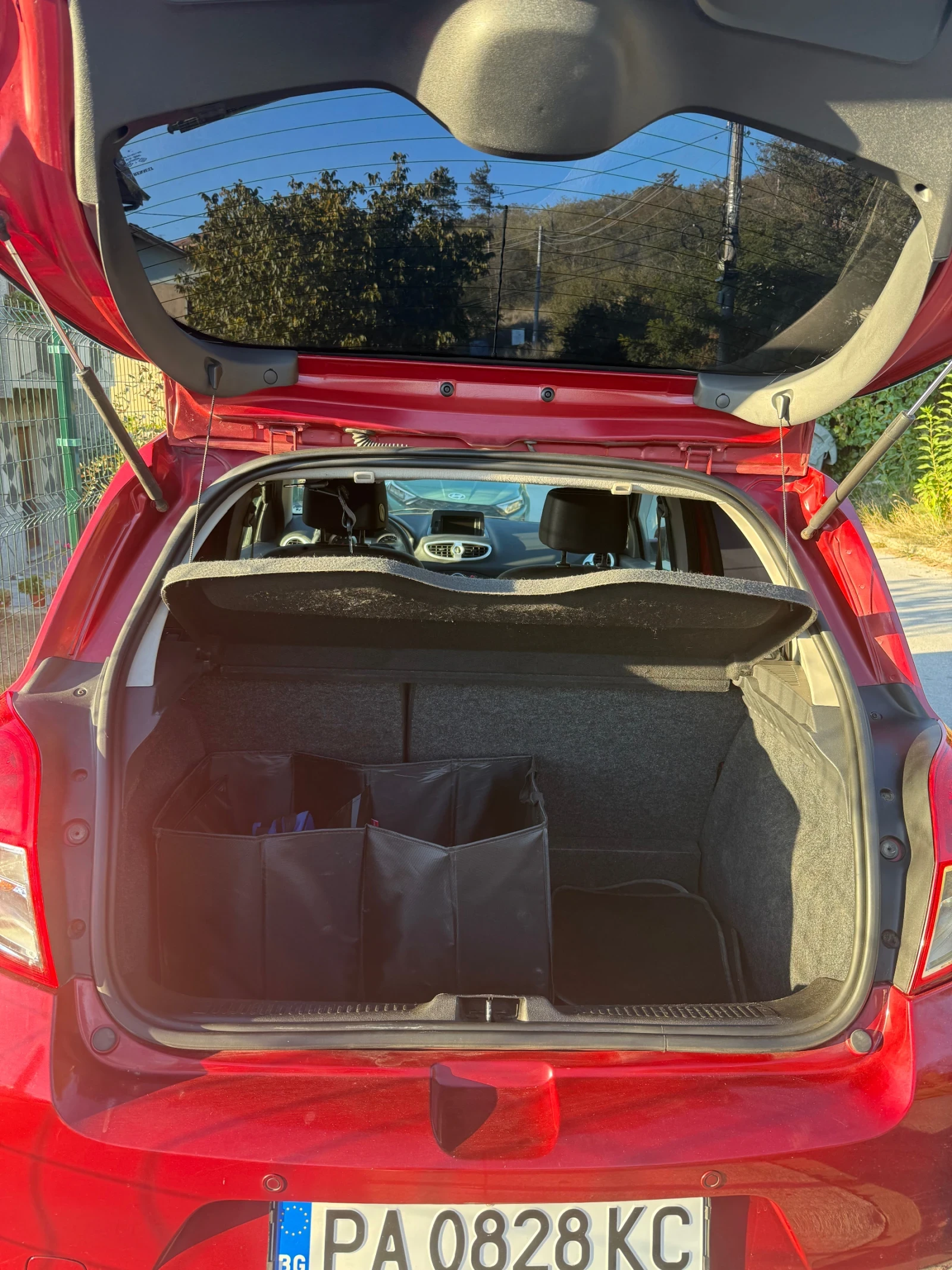 Renault Clio, снимка 15 - Автомобили и джипове - 56376959