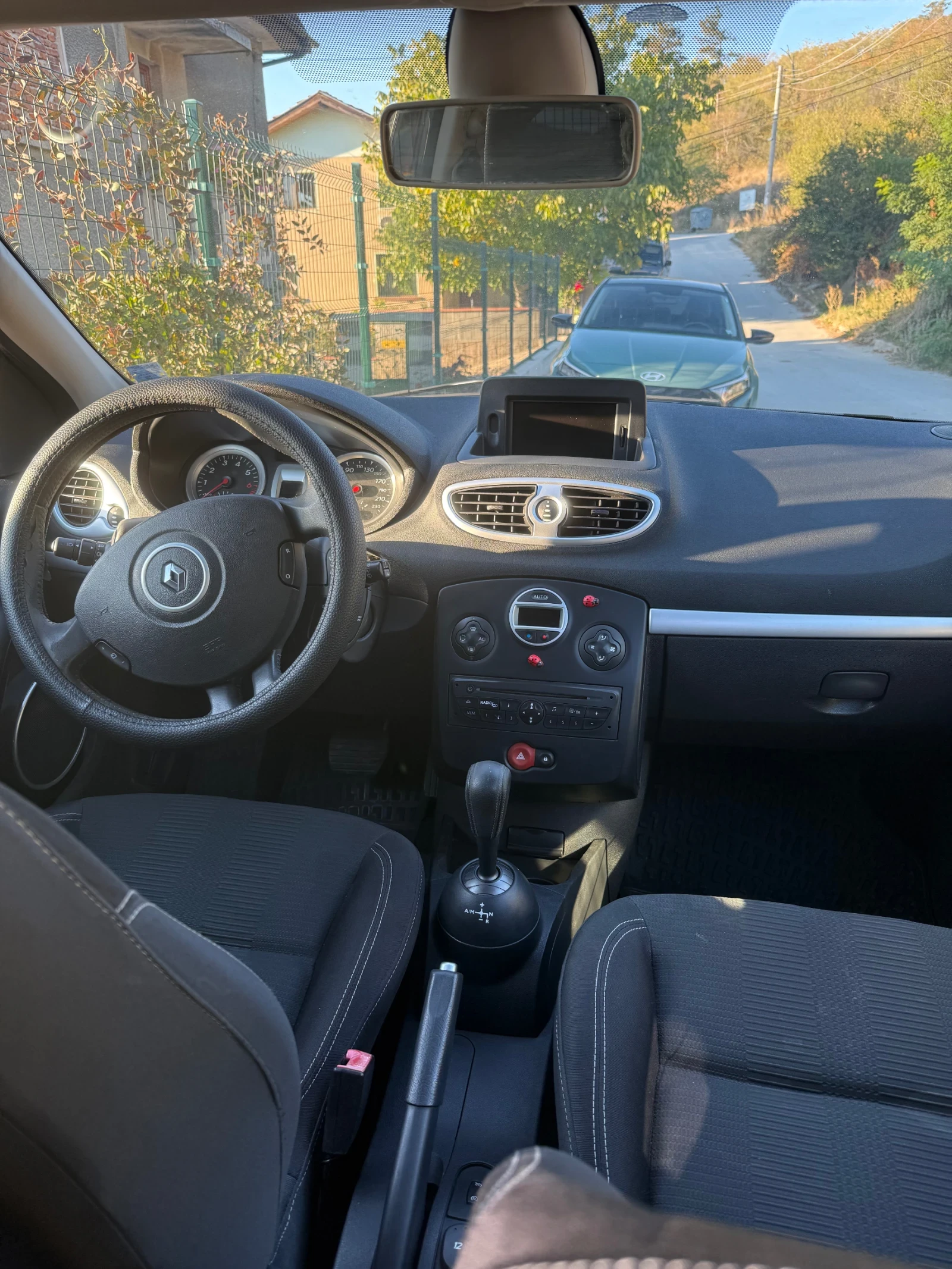 Renault Clio, снимка 12 - Автомобили и джипове - 56376959