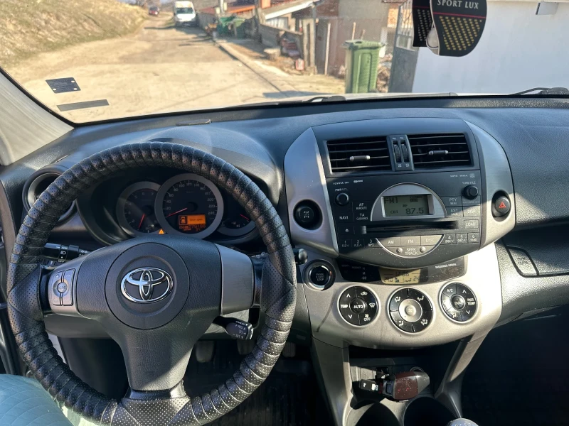 Toyota Rav4, снимка 5 - Автомобили и джипове - 49048391