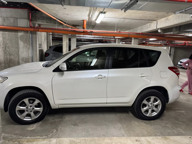 Toyota Rav4, снимка 2 - Автомобили и джипове - 49360536