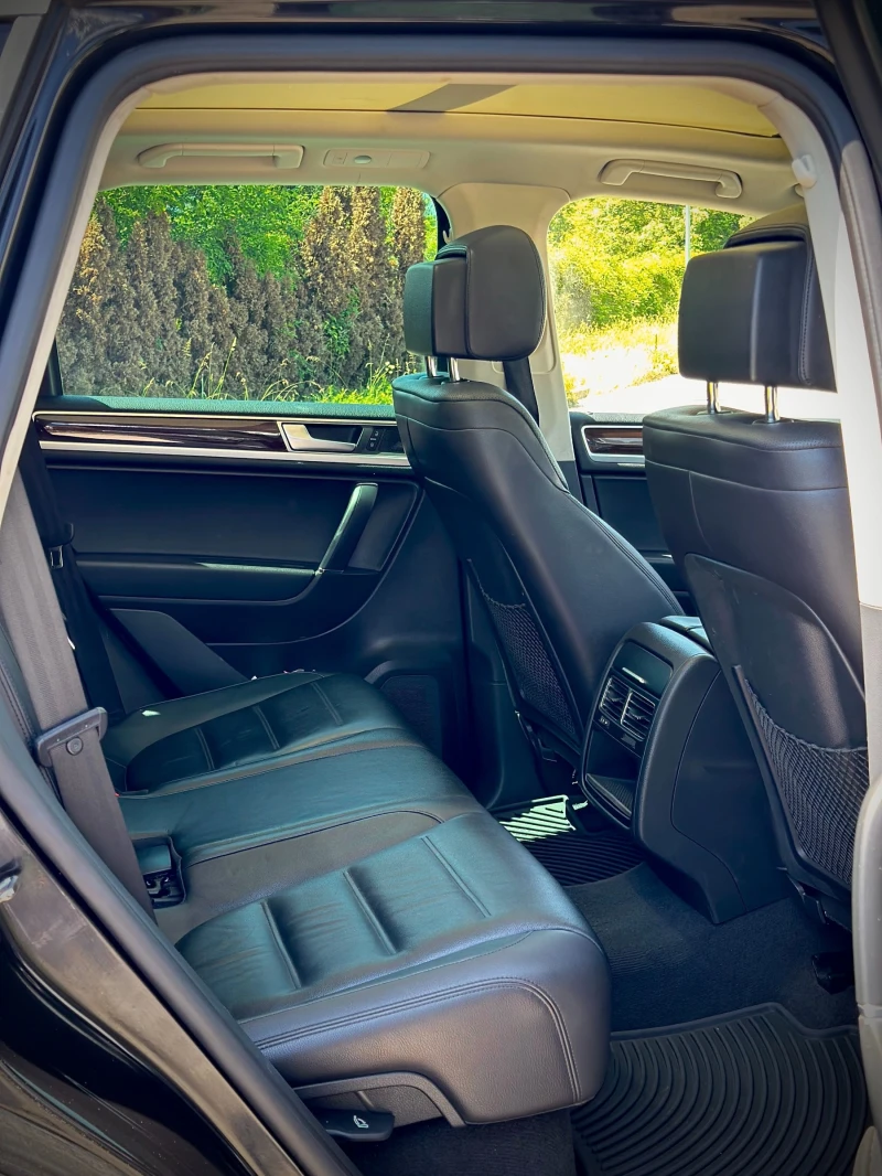 VW Touareg 3.6 V6 PANO/ЛИЗИНГ, снимка 11 - Автомобили и джипове - 52249342