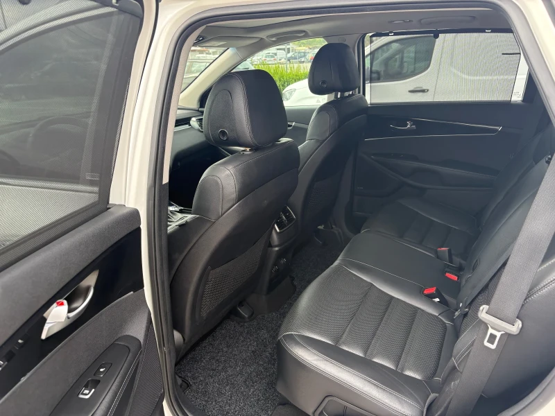 Kia Sorento PLATINUM !, снимка 8 - Автомобили и джипове - 51465836