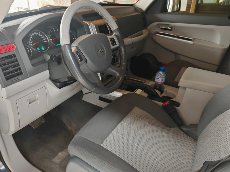 Jeep Cherokee, снимка 9 - Автомобили и джипове - 52433158