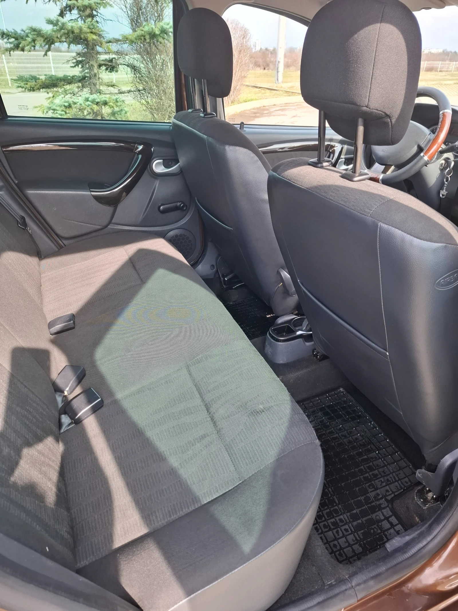 Dacia Duster 1.6GPL, снимка 7 - Автомобили и джипове - 53724239