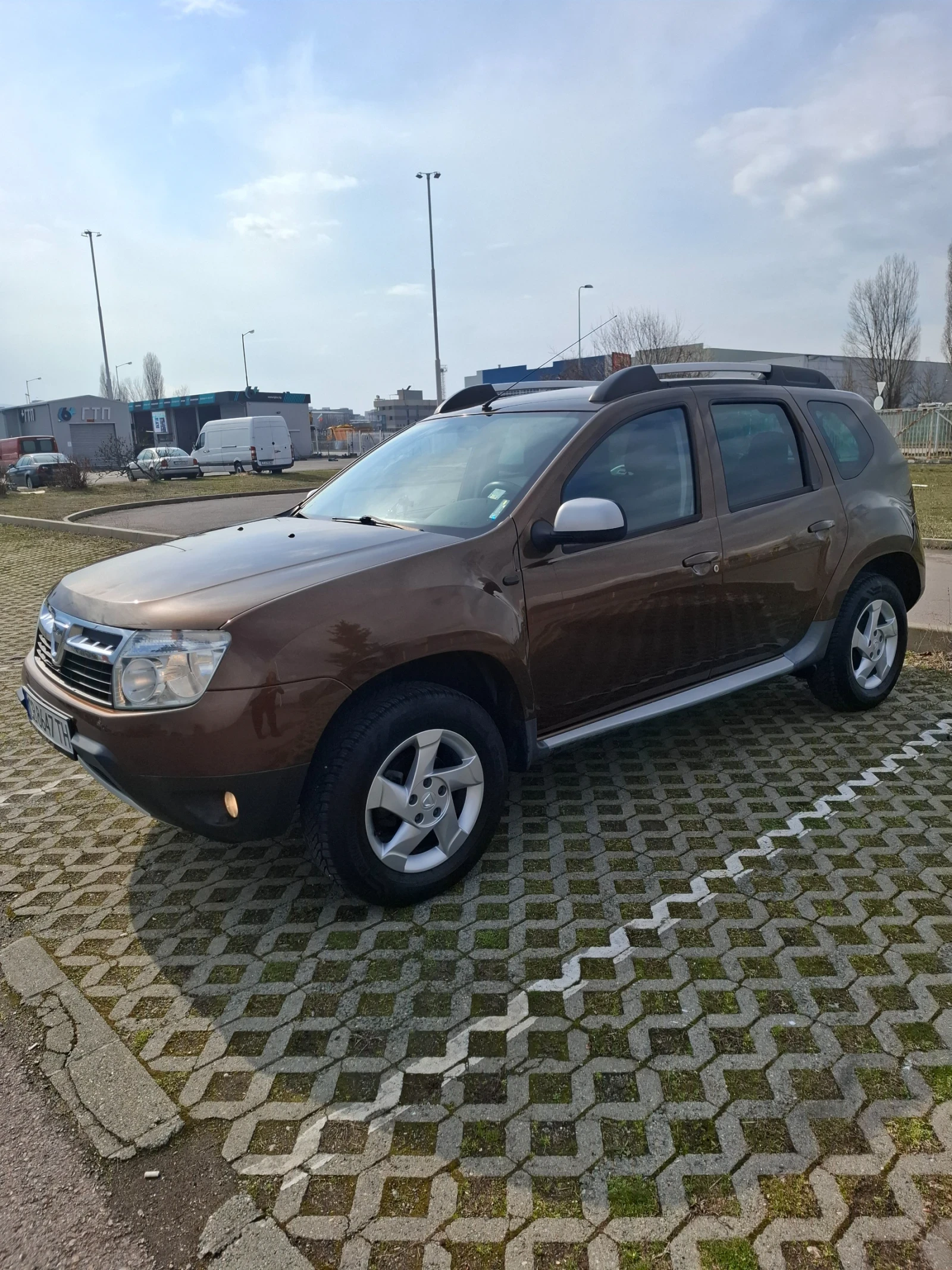 Dacia Duster 1.6GPL, снимка 2 - Автомобили и джипове - 53724239