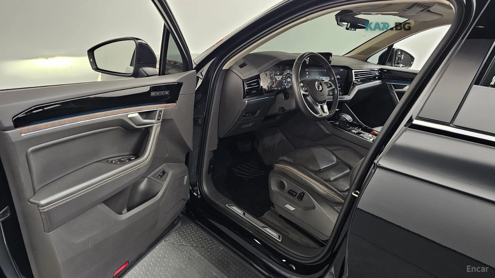 VW Touareg PRESTIGE* 3.0* TDI* DISTRONIC* ПОДГРЕВ* ОБДУХВАНЕ*, снимка 8 - Автомобили и джипове - 54813433
