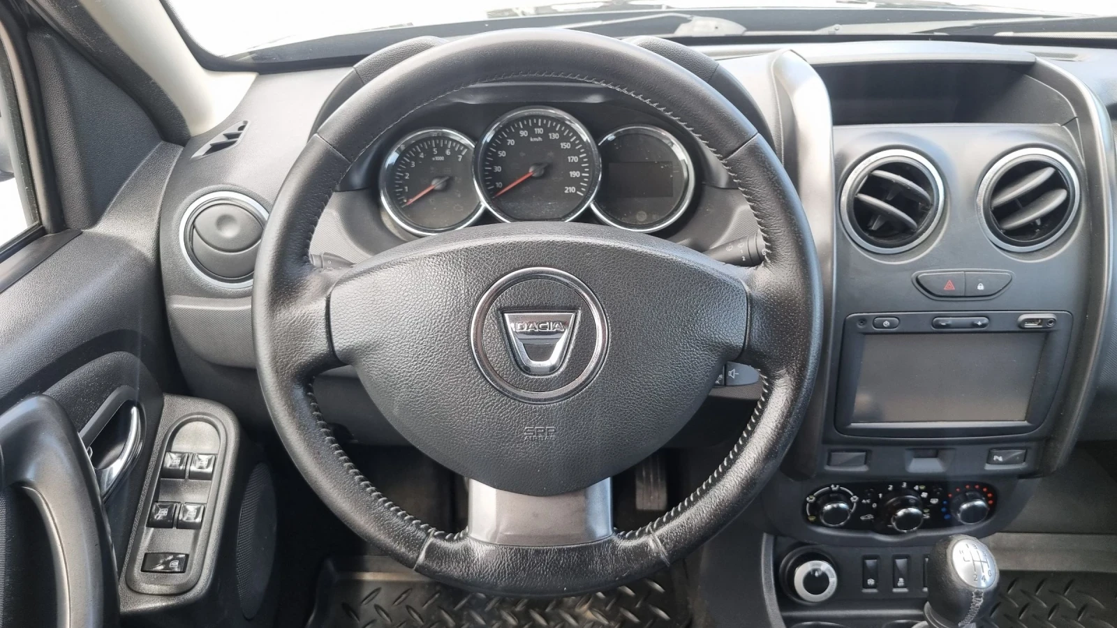 Dacia Duster 4x4 Фейслифт - Евро 6 1.5dci, снимка 12 - Автомобили и джипове - 54825273