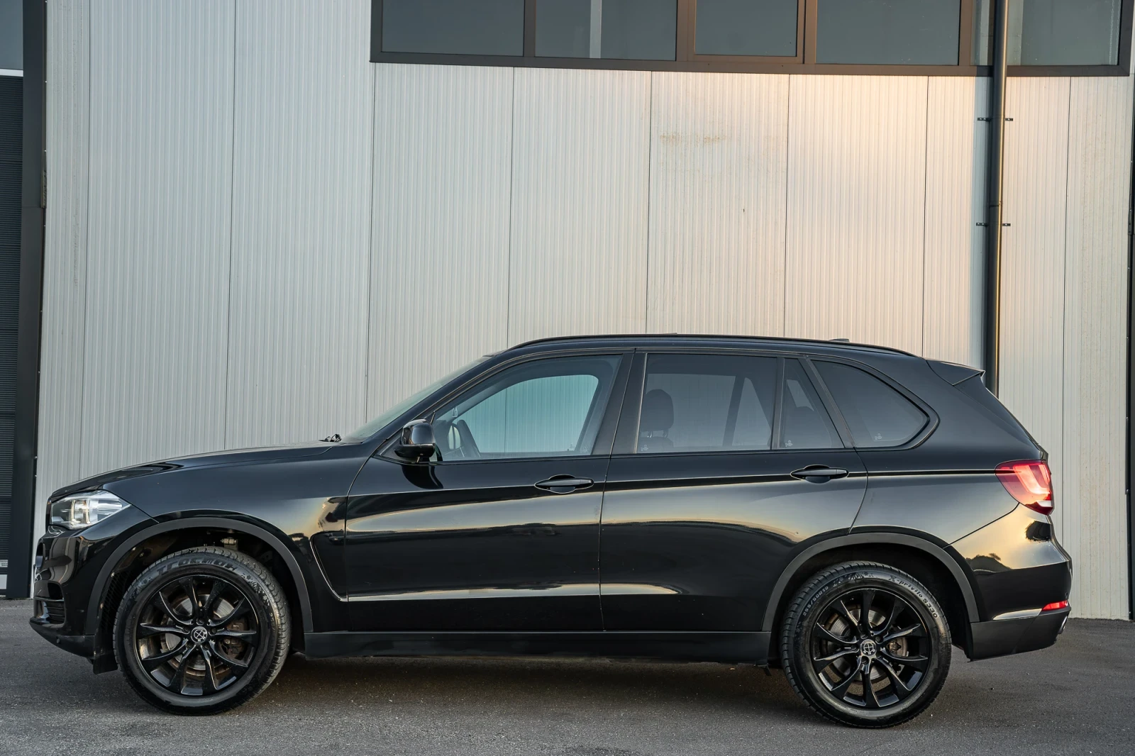 BMW X5 Личен автомобил всичко платено ЛИЗИНГ, снимка 6 - Автомобили и джипове - 54993973
