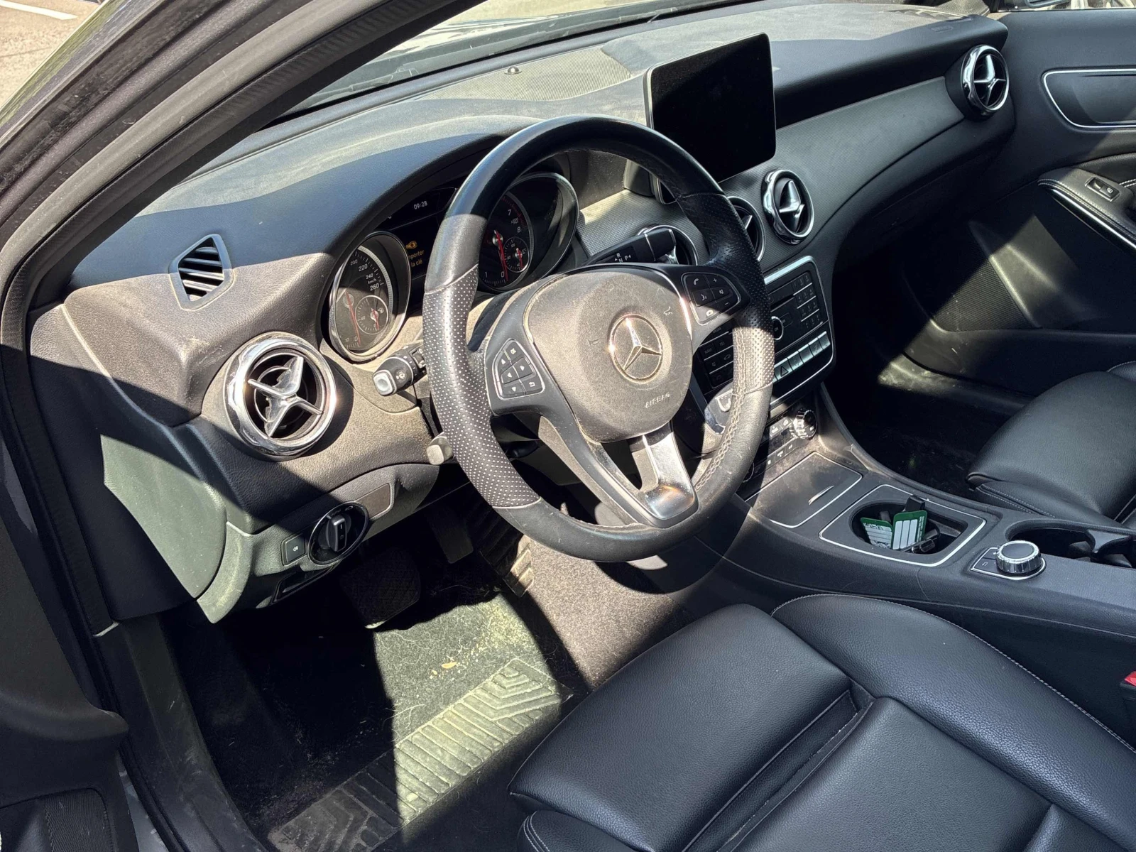 Mercedes-Benz GLA 250, снимка 5 - Автомобили и джипове - 55720206